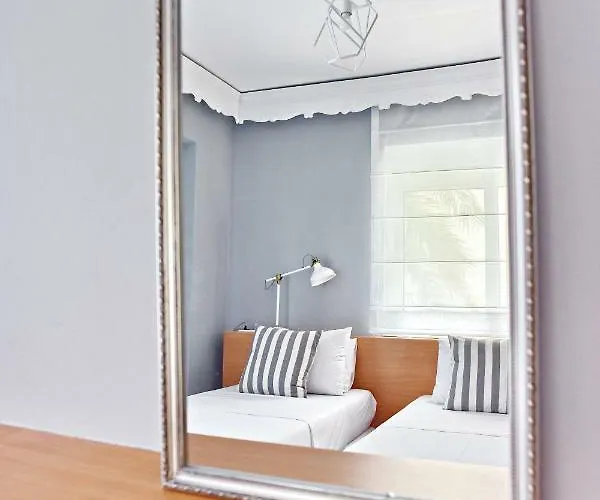 Alkyoni Apartament *